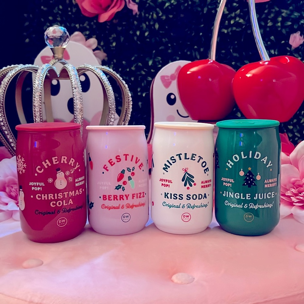 🩷🌲DW Home soda Christmas candle collection